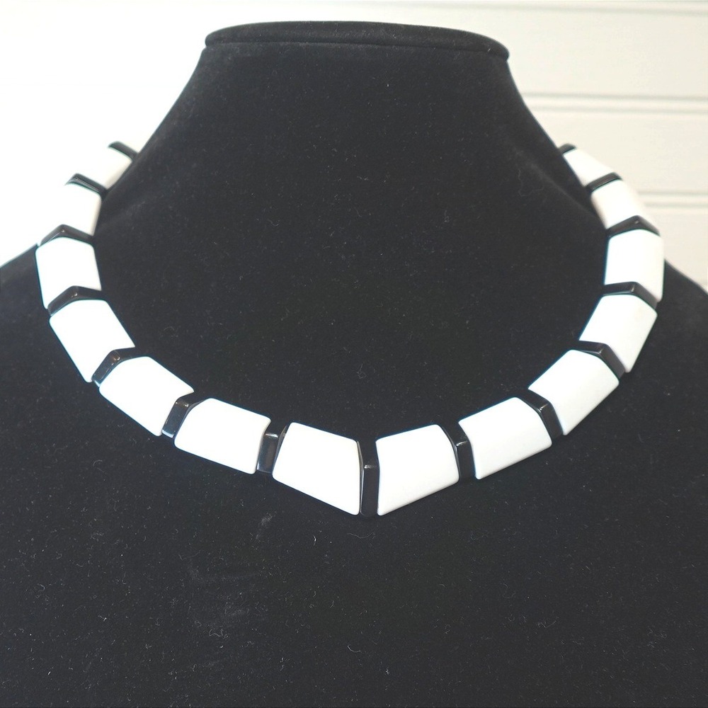 Vintage Black & White Choker Necklace 19 inch MCM Retro Statement Jewelry